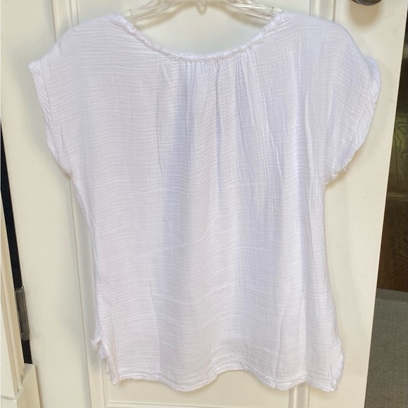 For The Republic, white cotton gauze women's top. Small. Perfect for summer! - Picture 2 of 3
